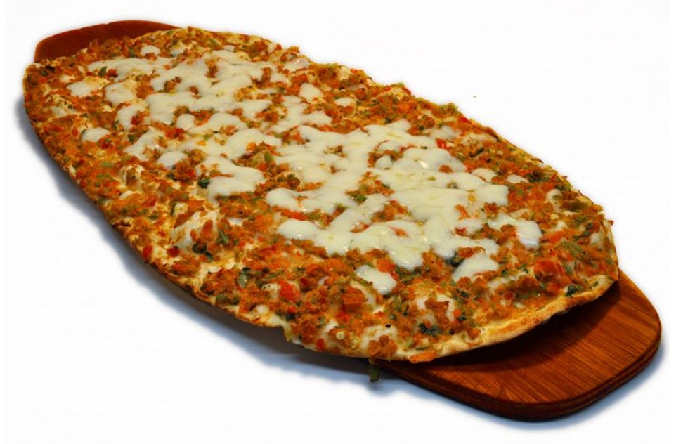 Kaşarlı Lahmacun